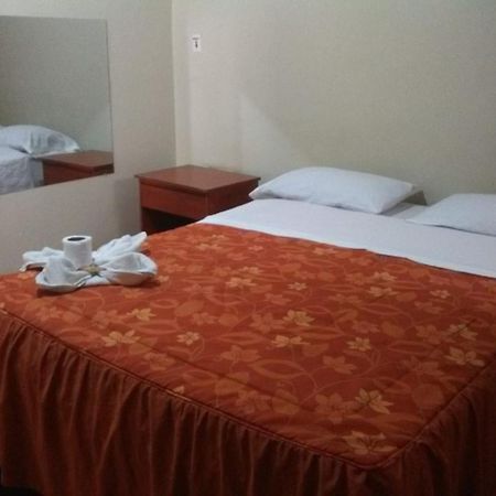 Hostal Jara ลิมา ภายนอก รูปภาพ