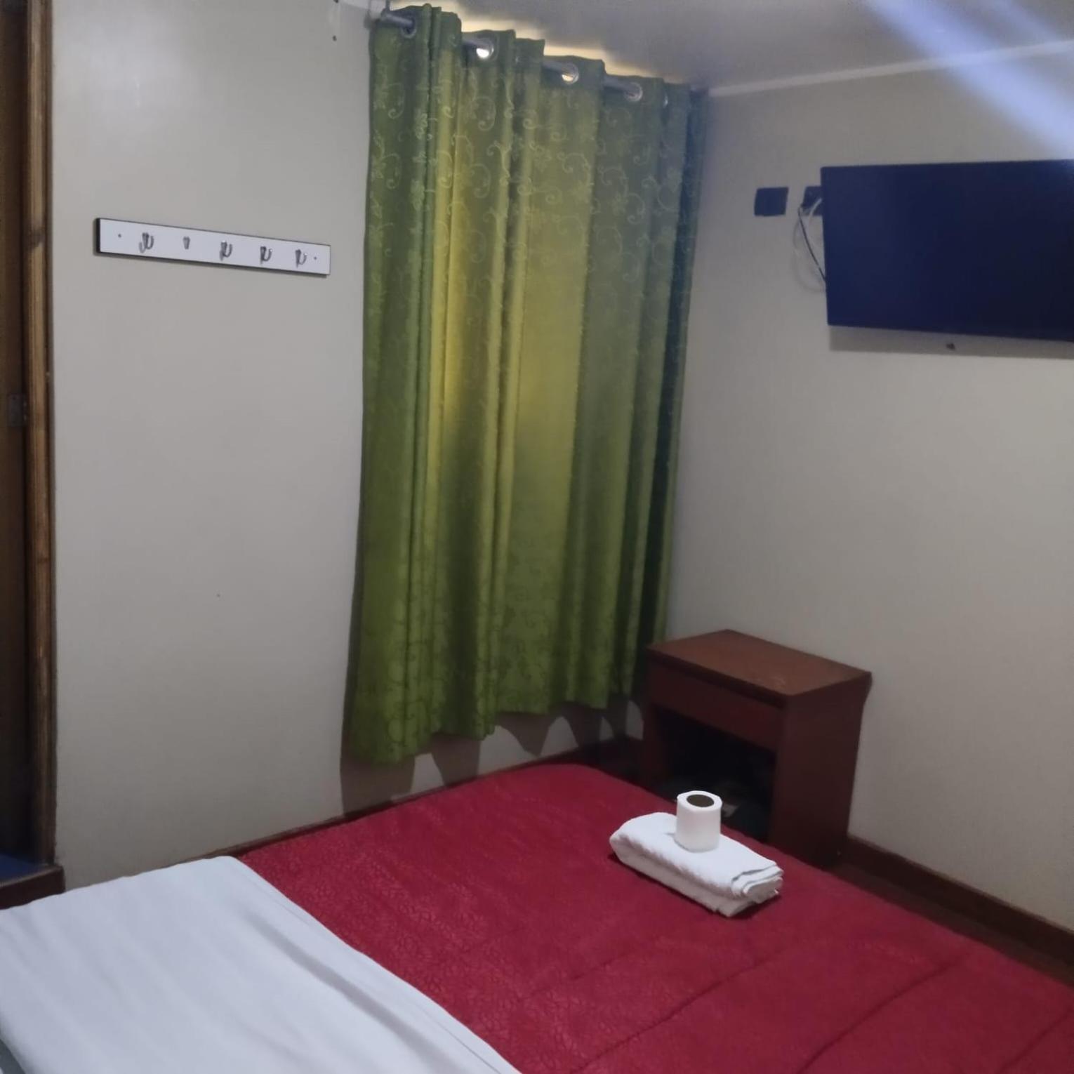Hostal Jara ลิมา ภายนอก รูปภาพ