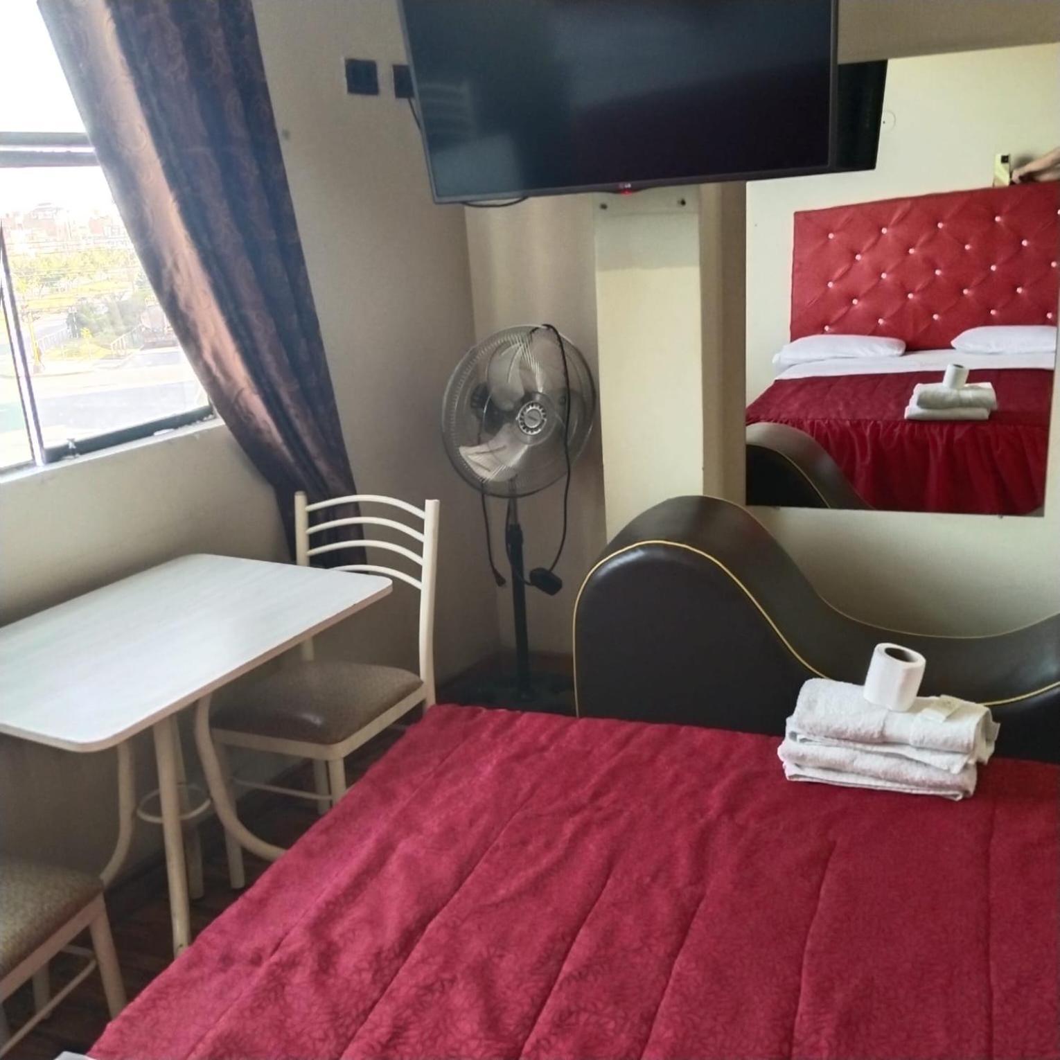 Hostal Jara ลิมา ภายนอก รูปภาพ
